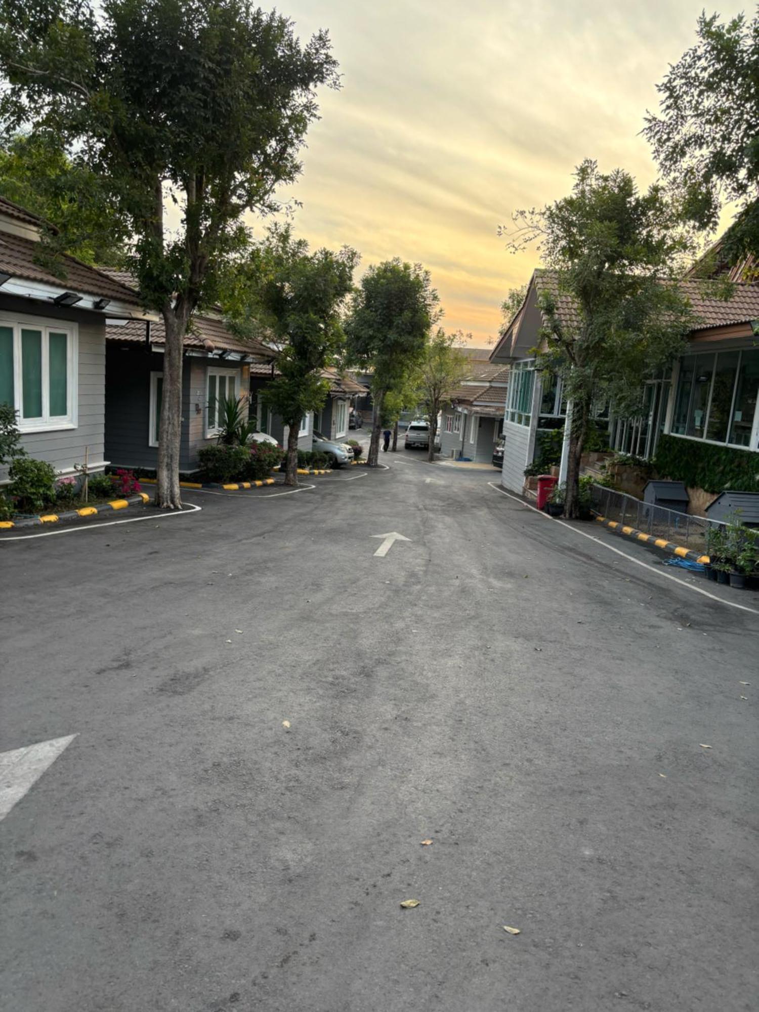 班达拉度假村 Sara Buri 外观 照片